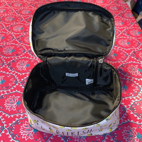 NWT Rae Dunn Refresh Lemons 🍋 Black/Ivory Cosmetic Bag. - Picture 6 of 9